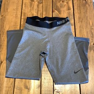 Nike Pro Capri length athletic pants, dri fit